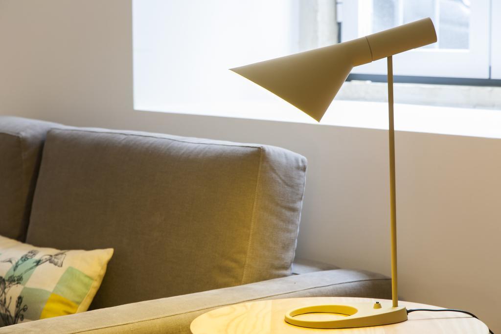 Joivy Cosy 1-Bed Flat With Workspace In Santa Catarina, Moments From Luis De Camoes Sq 리스본 객실 사진