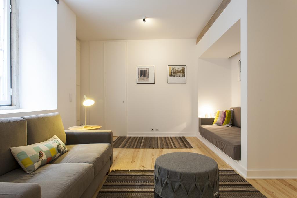 Joivy Cosy 1-Bed Flat With Workspace In Santa Catarina, Moments From Luis De Camoes Sq 리스본 객실 사진